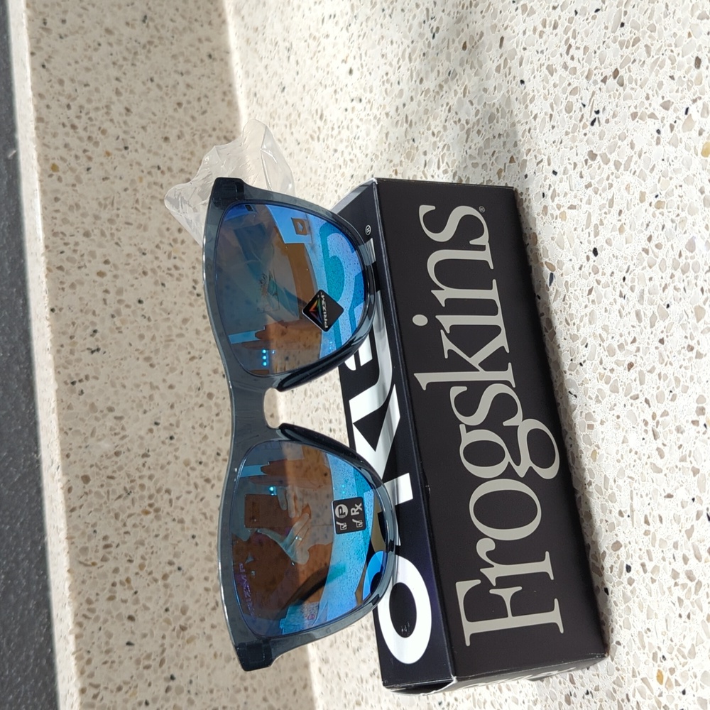 Oakley frogskins brand new